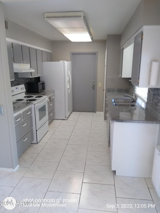 10631 W Edgewood Dr in Sun City, AZ - Building Photo - Building Photo