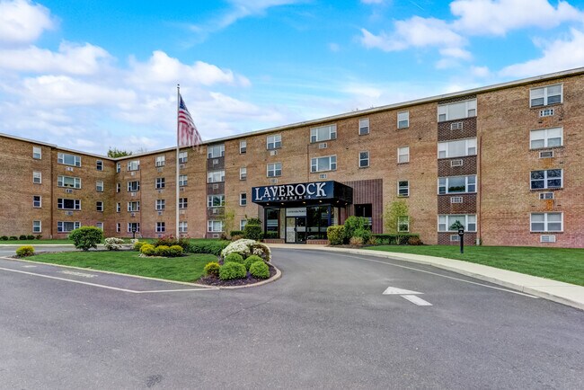 Laverock Apartments photo'