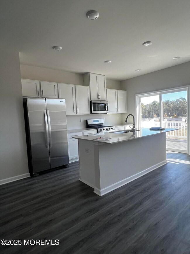 10 Baybreeze Dr in Ocean Township, NJ - Building Photo - Building Photo