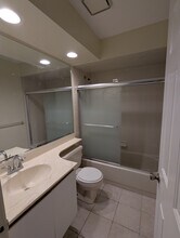 1008 Woodhaven Dr, Unit 1008 woodhaven in Edison, NJ - Foto de edificio - Building Photo