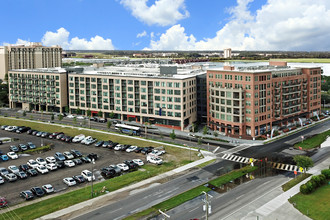 Caroline in Charleston, SC - Foto de edificio - Building Photo