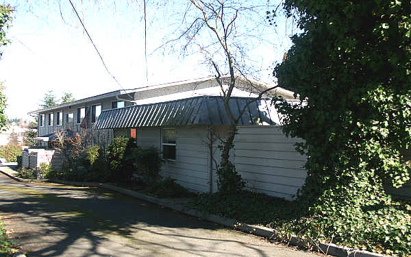 602 Kirkland Way in Kirkland, WA - Building Photo