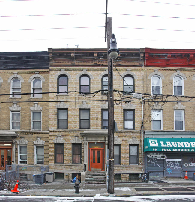 87 Wyckoff Ave in Brooklyn, NY - Foto de edificio - Building Photo