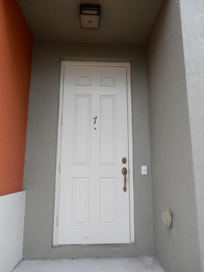 540 Amador Ln in West Palm Beach, FL - Building Photo - Building Photo