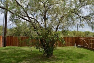 10726 Goose Way in San Antonio, TX - Building Photo - Building Photo