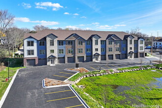 319 S Glendale Ave in Barrington, IL - Building Photo - Building Photo