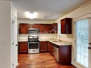 131 Hidden Creek Dr in Canton, GA - Building Photo - Building Photo