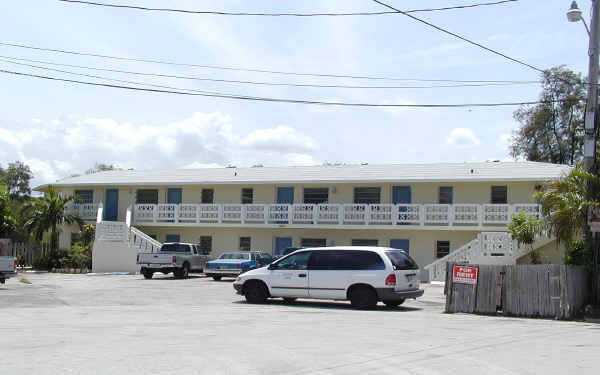 Coral Ridge Isles Apartments in Fort Lauderdale, FL - Foto de edificio - Building Photo