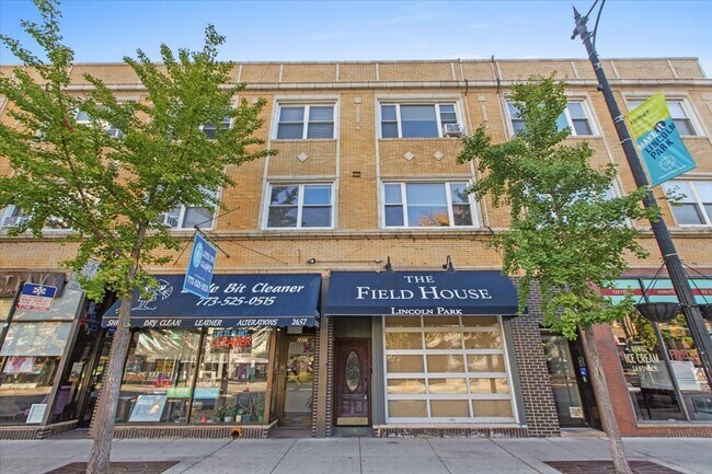 property at 2453 N Clark St