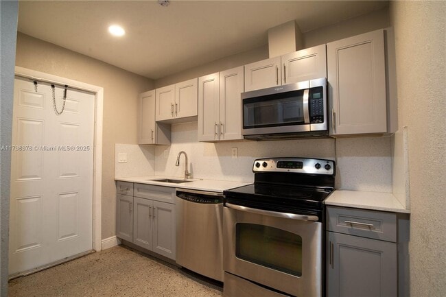 521 N 20th St in Fort Pierce, FL - Building Photo - Building Photo