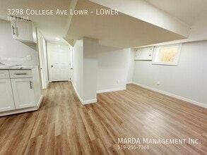 3298 College Ave in Windsor, ON - Building Photo - Building Photo