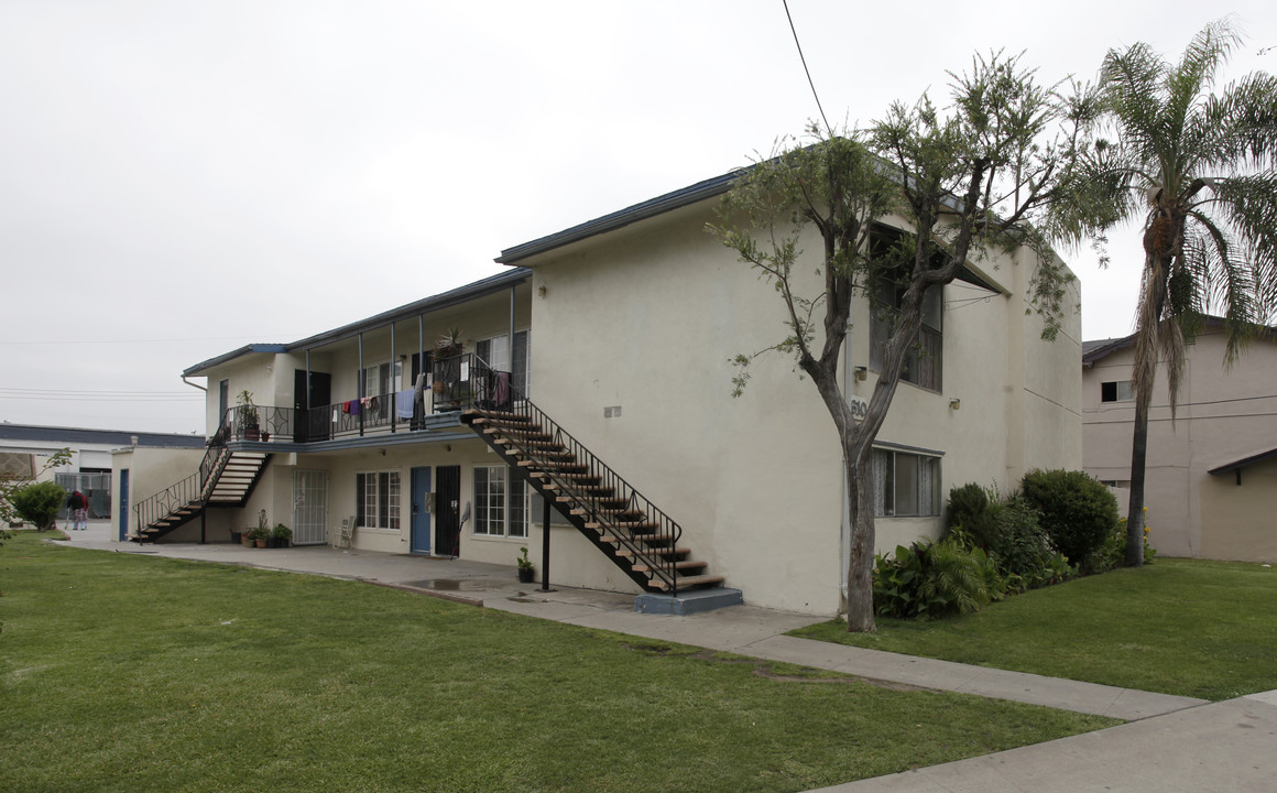 610 N Pauline St in Anaheim, CA - Foto de edificio