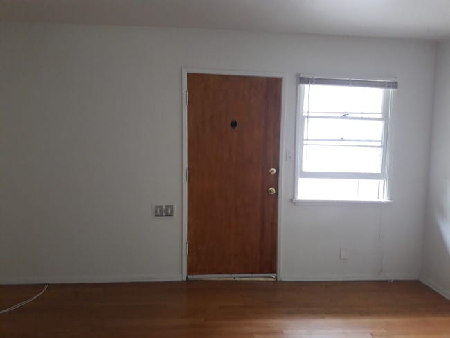 4203 Latona Ave, Unit 4202