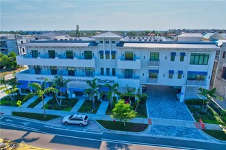 101 8th St S in Naples, FL - Foto de edificio - Building Photo
