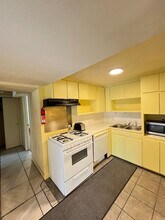 664 W Whillock St in Fayetteville, AR - Building Photo - Building Photo