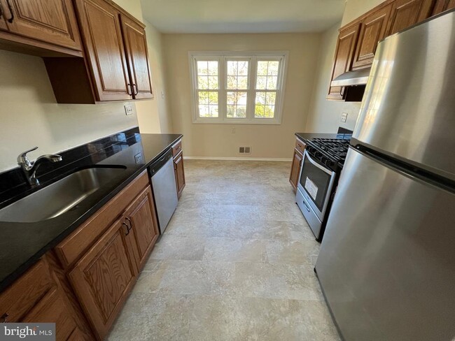 14234 Chadwick Ln in Rockville, MD - Building Photo - Building Photo