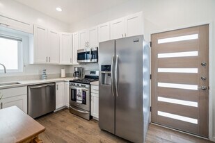 131 Gull St, Unit 131 Gull in Manhattan Beach, CA - Building Photo