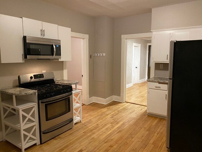 3909 E Squire Ave in Cudahy, WI - Foto de edificio - Building Photo