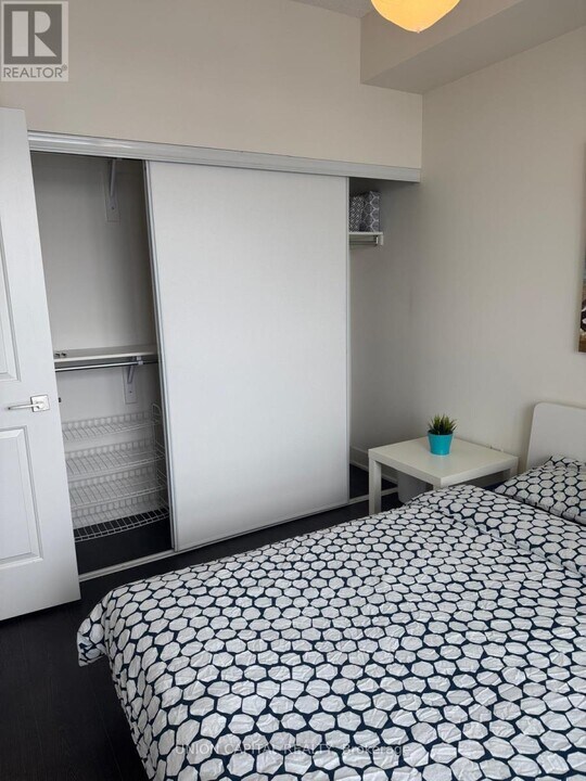 88 Sheppard Ave E in Toronto, ON - Building Photo