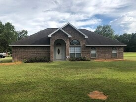 2946 Picturesque Dr in Kountze, TX - Building Photo