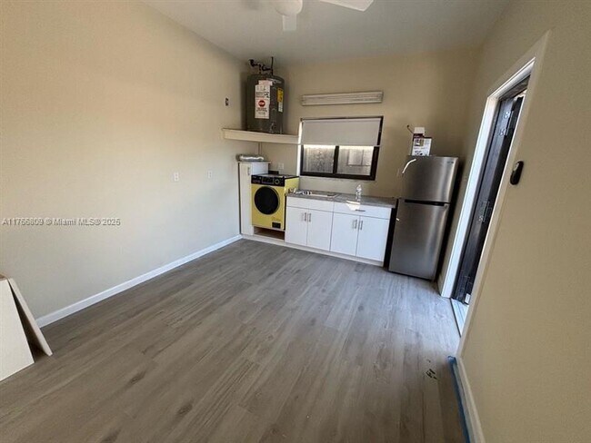 3700 SW 82nd Ave-Unit -2 in Miami, FL - Building Photo - Building Photo