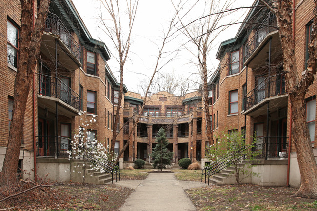 Walden Apartments in Louisville, KY - Foto de edificio - Building Photo
