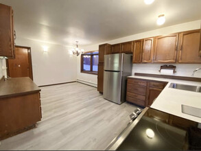 3201 Rabbit Creek Rd in Anchorage, AK - Building Photo - Building Photo
