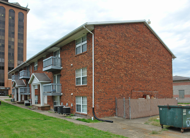 4709 Maccorkle Ave SE in Charleston, WV - Foto de edificio - Building Photo