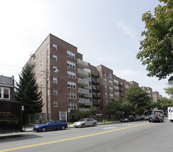 Lawrence Towers in Brooklyn, NY - Foto de edificio - Building Photo