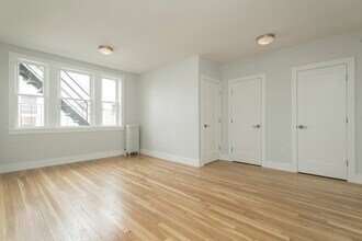 136 Highland Ave, Unit 12 in Somerville, MA - Foto de edificio - Building Photo