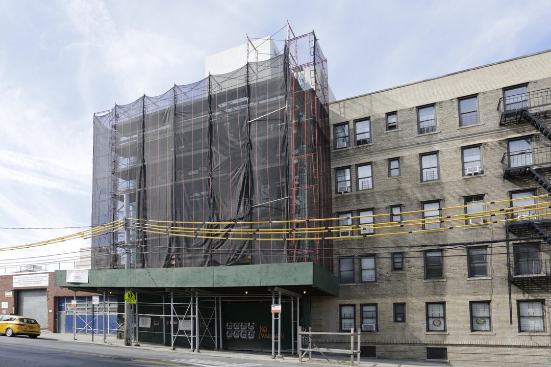 Newly Built 19 Unit Multi Family in Long Island City, NY - Building Photo