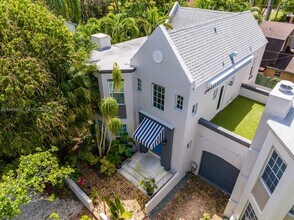 2952 Peachy St in Miami, FL - Building Photo - Building Photo