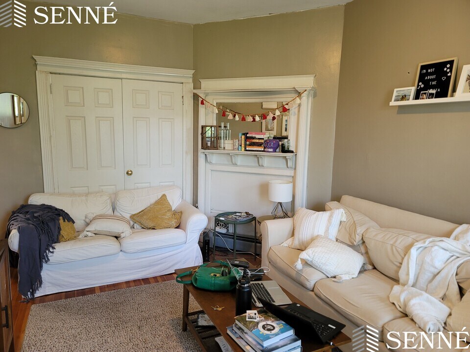 19 Ticknor St, Unit 3 in Boston, MA - Building Photo