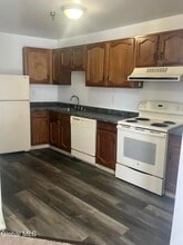 82 Circular St in Saratoga Springs, NY - Building Photo - Building Photo