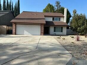 22353 Welby Way in Canoga Park, CA - Building Photo - Building Photo