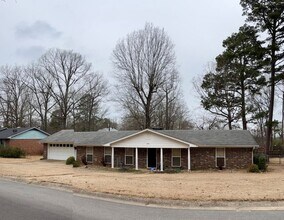 816 Teresa Dr in Benton, AR - Building Photo - Building Photo