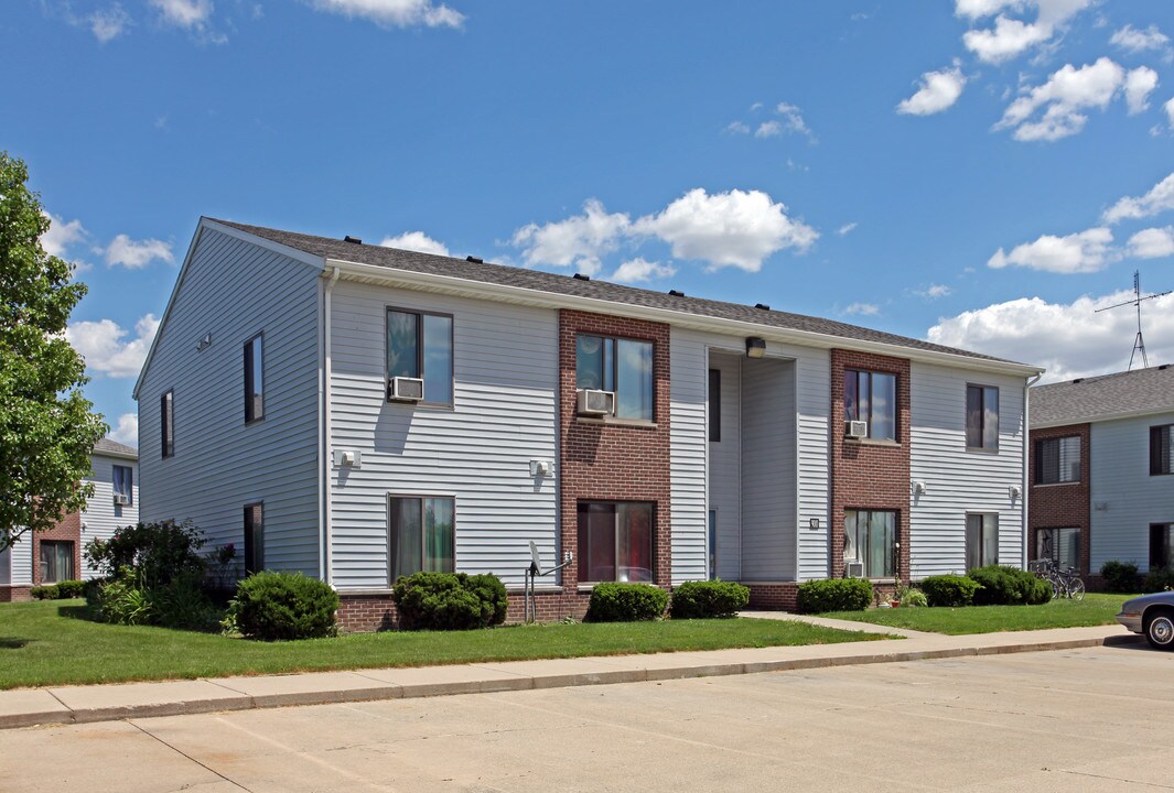 West Elm Apartments in Wauseon, OH - Foto de edificio