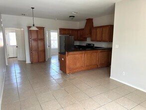 1600 Omni Ave, Unit 2 in Pharr, TX - Foto de edificio - Building Photo