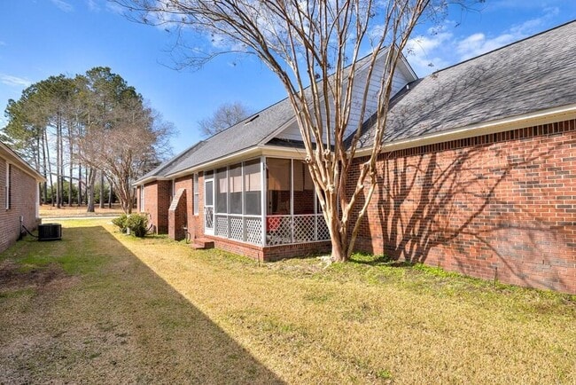 3200 Mayflower Ln in Sumter, SC - Building Photo - Building Photo