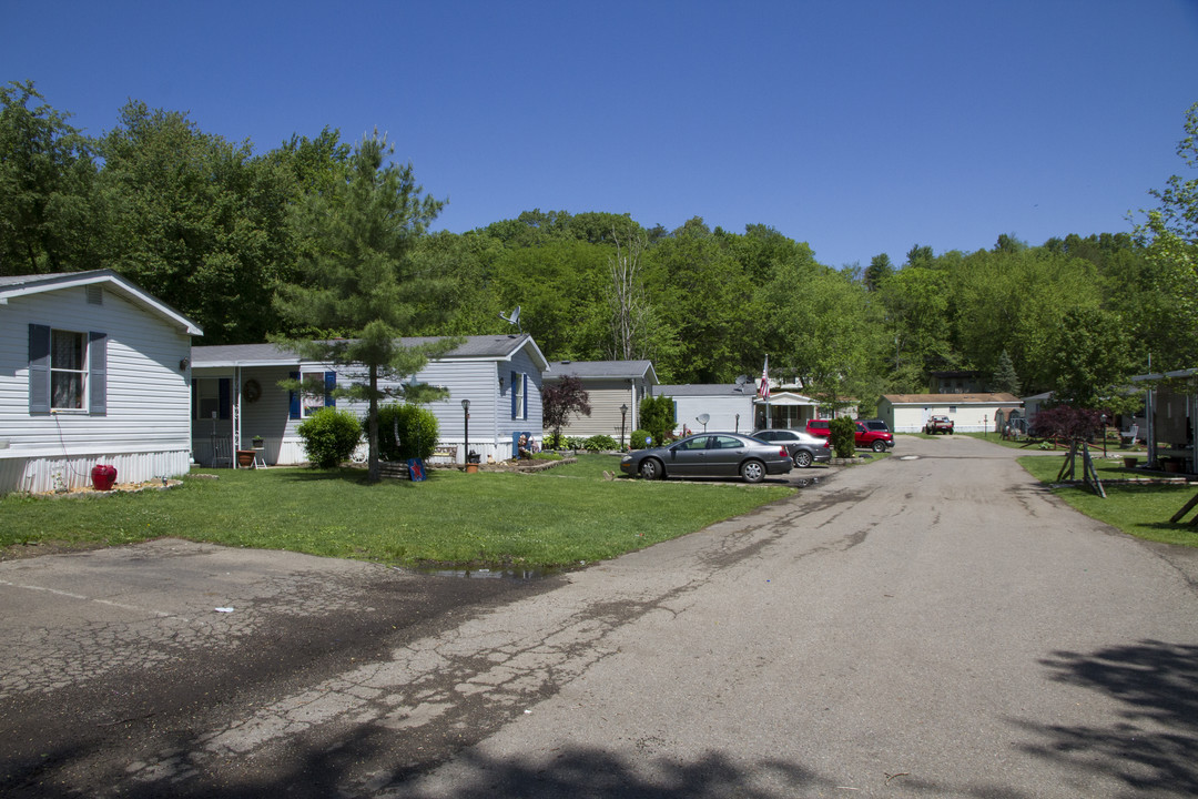 Rustic Ridge Mobile Home Park in Lancaster, OH - Foto de edificio