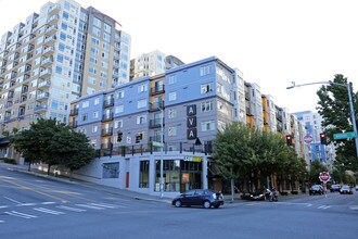Wes on Western in Seattle, WA - Foto de edificio - Building Photo