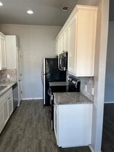 203 E Border St in Rio Vista, TX - Building Photo - Building Photo