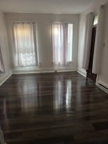 25 S Locust St, Unit Unit 1 in Hagerstown, MD - Building Photo