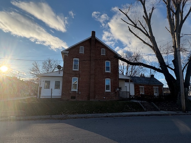 874 York St in Hanover, PA - Foto de edificio - Building Photo