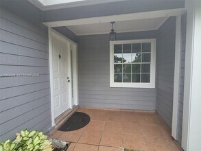 10304 SW 139th Pl in Miami, FL - Building Photo - Building Photo