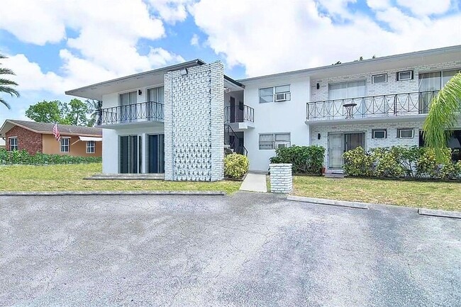 6150 SW 37th St in Davie, FL - Building Photo - Building Photo