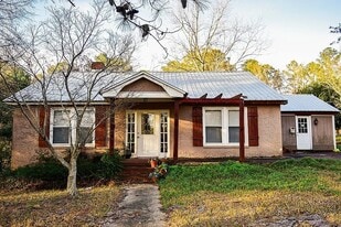 3986 Fortner St in Dothan, AL - Building Photo