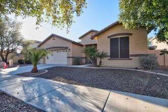 13643 W Country Gables Dr in Surprise, AZ - Building Photo - Building Photo