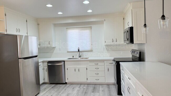 3856 Brookside Dr in Pittsburg, CA - Building Photo - Building Photo