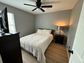 5919 Allison Rd in Houston, TX - Foto de edificio - Building Photo